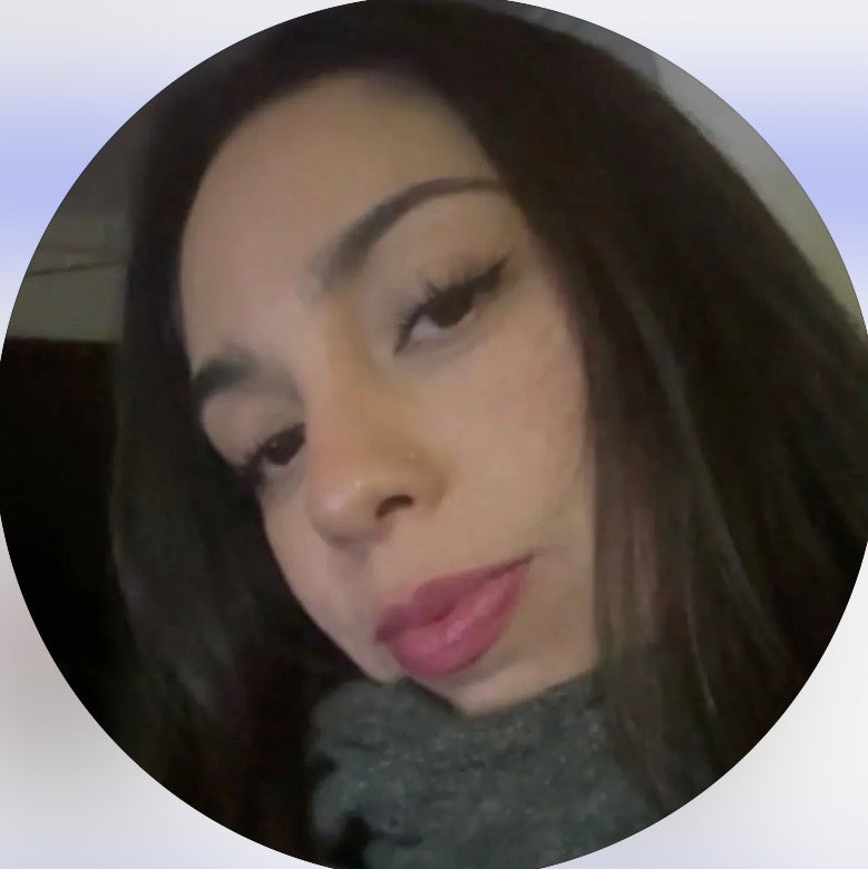 <em><strong>Lilian M.</strong></em>